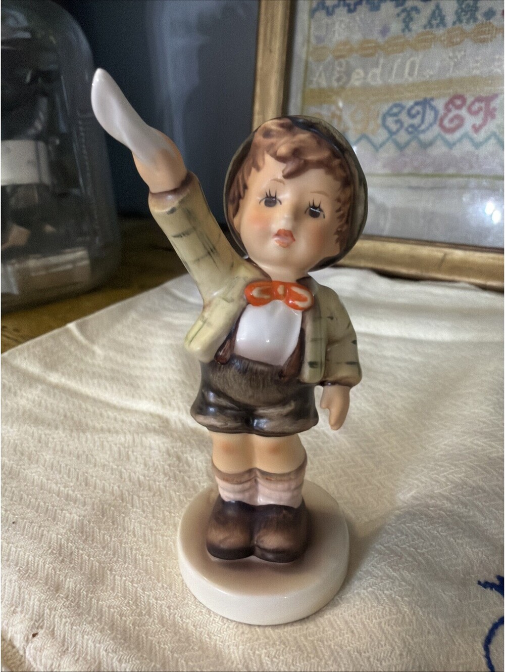 VTG Goebel Hummel Figurine Come Back Soon #054 First Issue 1995 W/ Box 4.5” - Picture 2 of 10